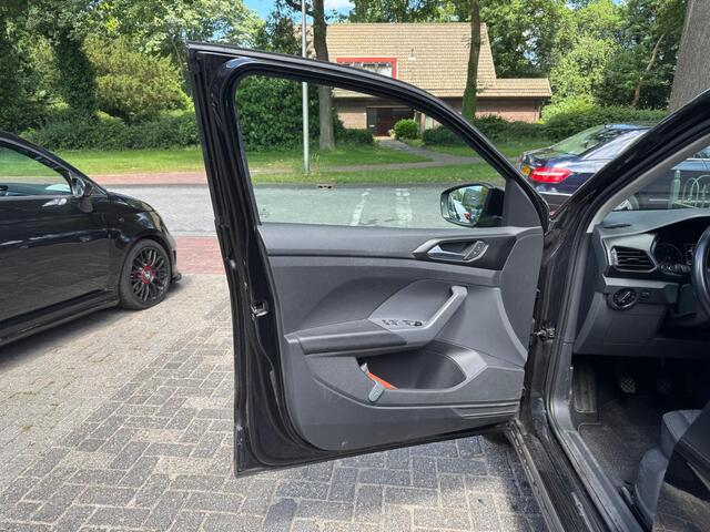 Volkswagen T-Cross 1.0 TSI Life Airco/Lichtmetalen velgen/Navi/Apple Carplay