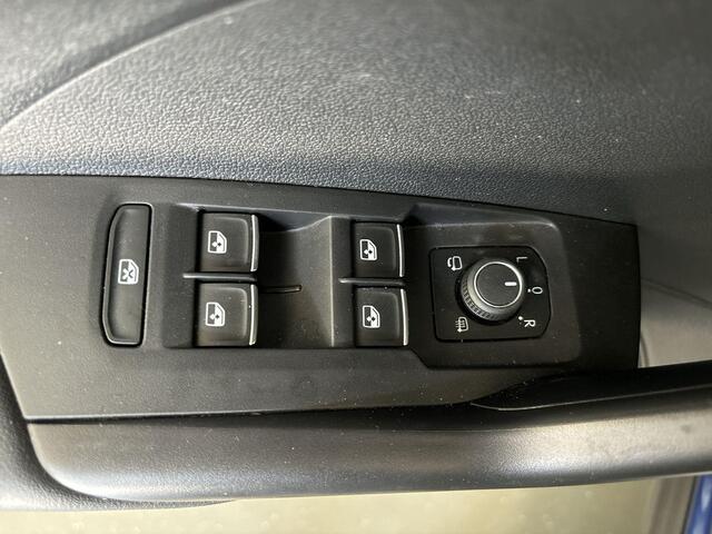 Volkswagen T-Cross 1.0 Tsi 110pk DSG R-Line · Apple/Android Car Play · Camera · P-Sensoren · Navi · Stoelverwarming · 18'' Inch ·