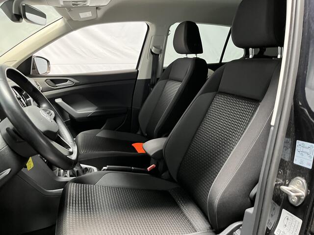 Volkswagen T-Cross 1.0 TSI Life / AUTOMAAT/ PARK.SENSOREN V+A/ APP-CONNECT/ STOEL VERWARM./ DIGITAL DASH/ ACC/ DAB/ NAVI/ CLIMA/ LED