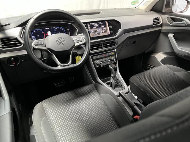Volkswagen T-Cross 1.0 TSI Life / AUTOMAAT/ PARK.SENSOREN V+A/ APP-CONNECT/ STOEL VERWARM./ DIGITAL DASH/ ACC/ DAB/ NAVI/ CLIMA/ LED