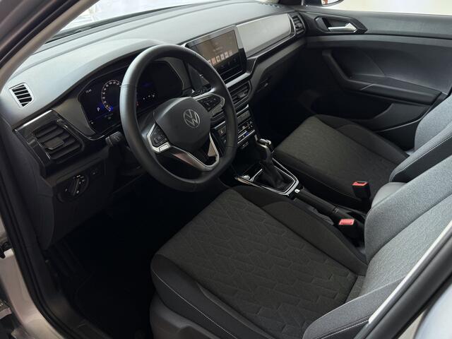 Volkswagen T-Cross DE VERNIEUWDE T-CROSS 116PK 17''LMV TREKHAAK CAMERA VIR.COCKPIT STOELVERW. ADAP.CRUISE LMV CARPLAY 2025 "Volkswagen rijden begint bij Topautos.nl - 75 topmodellen direct op voorraad!"