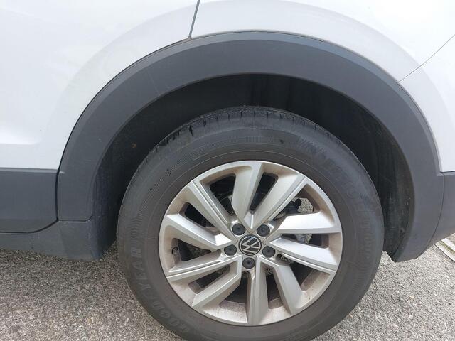 Volkswagen T-Cross 1.0 Tsi 110pk DSG Life · Apple/Android Car Play · Camera · Navigatie · P-Sensoren · Climatronic · 16'' Inch · 27-01-2027 of 100.000km