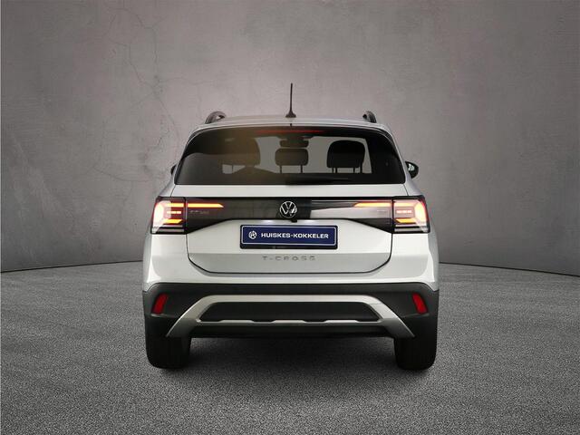 Volkswagen T-Cross Life Edition 1.0 TSI 115pk DSG Automaat Trekhaak, Adaptive cruise control, Achteruitrijcamera, LED koplampen, Navigatie, Parkeersensoren