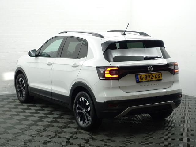 Volkswagen T-Cross 1.0 TSI R line- CarPlay, Ada cruise, Park Assist, Clima, Navi, Elek Spiegel Pakket