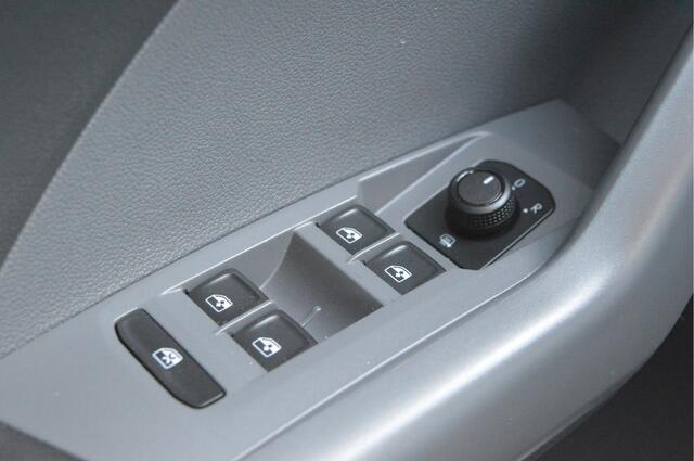 Volkswagen T-Cross 1.0 TSI Life Nap / 58000KM! / 1e eigen. / Addapt.cruise / Apple, android
