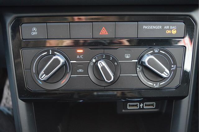 Volkswagen T-Cross 1.0 TSI Life Nap / 58000KM! / 1e eigen. / Addapt.cruise / Apple, android