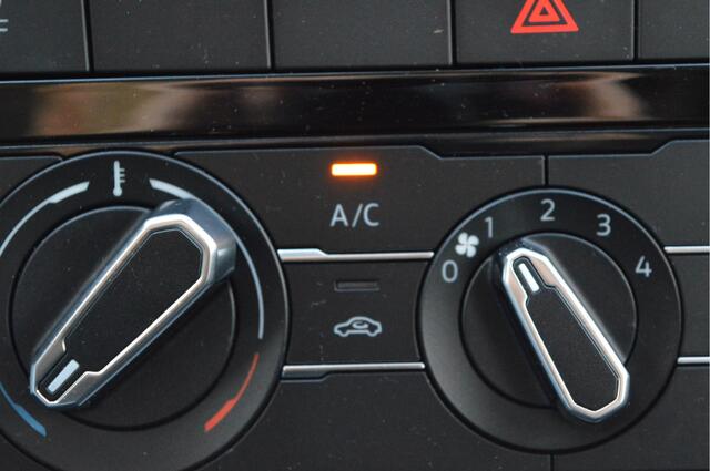 Volkswagen T-Cross 1.0 TSI Life Nap / 58000KM! / 1e eigen. / Addapt.cruise / Apple, android