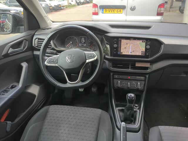 Volkswagen T-Cross 1.0 TSI Life / Adaptive Cruise / Getint glas / Navigatie / Apple carplay / Parkeerhulp