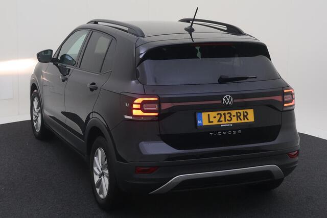 Volkswagen T-Cross 1.0 TSI Life / Adaptive Cruise / Getint glas / Navigatie / Apple carplay / Parkeerhulp