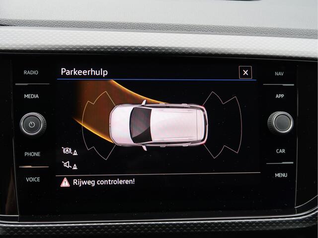 Volkswagen T-Cross 1.0 TSI Life | carplay | parkeersensoren | trekhaak |