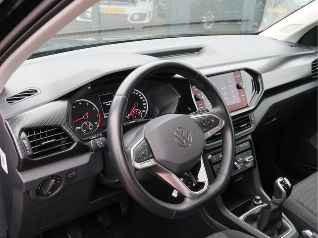 Volkswagen T-Cross 1.0 TSI Life | carplay | parkeersensoren | trekhaak |