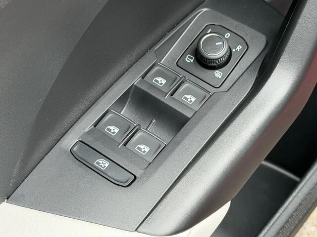 Volkswagen T-Cross 1.0 TSI 116pk Style | Trekhaak | Camera | Navi | Led gril | Rijklaar incl. verlengde garantie