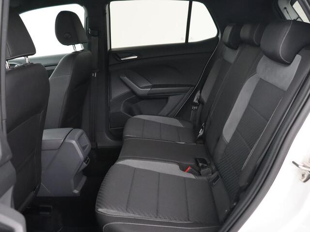 Volkswagen T-Cross 1.5 TSI Style R Line | Stoelverwarming | Trekhaak | Camera | Keyless | BEATS Sound | Virtual Cockpit | Carplay | Navigatie | Adaptive cruise | Climate control