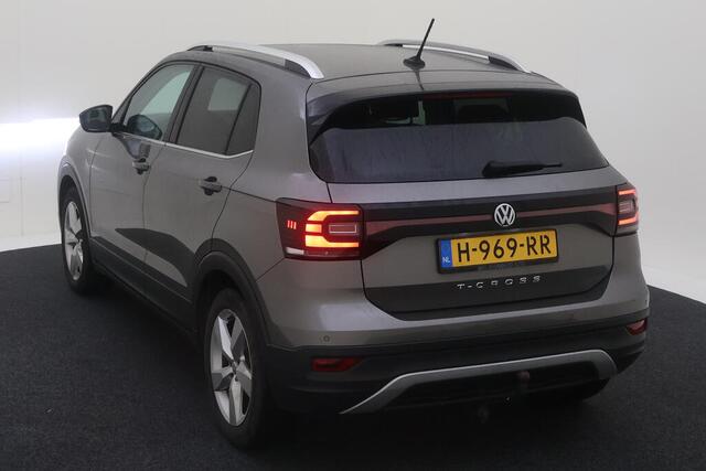 Volkswagen T-Cross 1.0 TSI Style / TREKHAAK/ PARK. SENSOREN/ LED/ CLIMA/ APP CONNECT/ 17" LMV