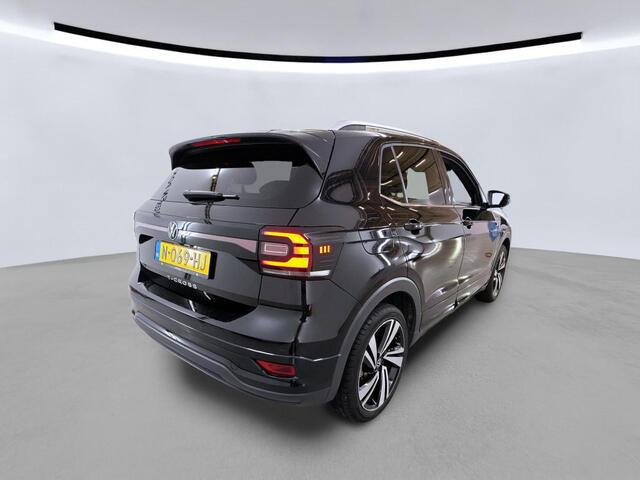 Volkswagen T-Cross 1.0 TSI 2x R-Line / CAMERA/ PARK. SENSOREN/ STOELVERWARM./ DIGITAL DASHBOARD/ ADAPT. CRUISE/ LED/ NAVI/ CLIMA/ 18" LMV