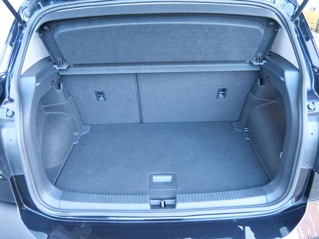 Volkswagen T-Cross 1.0 TSI Life Edition 116 Pk Automaat Apple Carplay / DAB / Camera