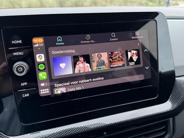 Volkswagen T-Cross 1.0 TSI Life Edition 115pk automaat | Camera | App-Navi | 17LM