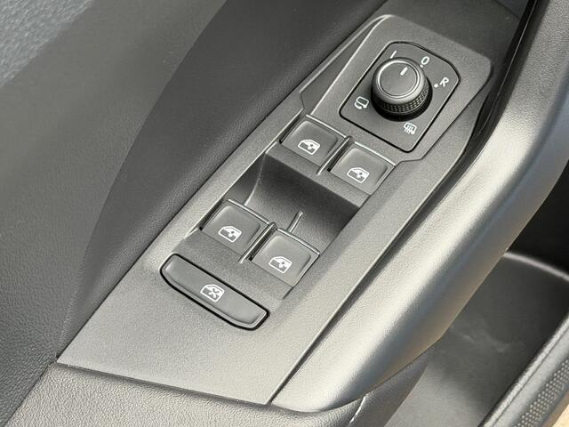 Volkswagen T-Cross 1.0 TSI 116pk DSG R-Line | Trekhaak | Navi | IQ Light | Camera | Navi | Led gril | Rijklaar incl. verlengde fabrieksgarantie