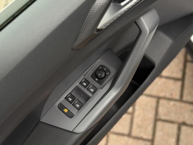 Volkswagen T-Cross 1.0 TSI Life Business | PDC V+A | Clima | ACC | Navi | LM Velgen | Apple Carplay/Android Auto | RIJKLAARRPRIJS INCL 12 MAANDEN GARANTIE EN BEURT