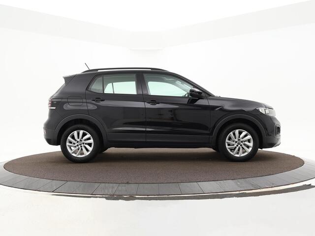 Volkswagen T-Cross 1.0 TSI 110pk DSG Style · Camera · Apple/Android Car Play · ACC · Active Info Display · Navigatie · P-Sensoren · Clima · Garantie t/m 13-10-2027 of 100.000km