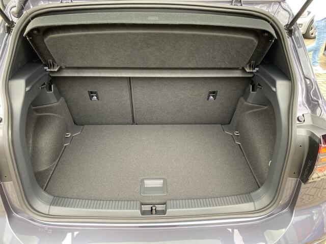 Volkswagen T-Cross 1.5 TSI DSG R-LINE TREKHAAK/CAMERA/CARPLAY/ACC/STOELVERW