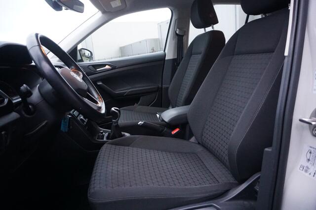 Volkswagen T-Cross 1.0 TSI 110 PK Life | CAMERA | CARPLAY | TREKHAAK | 6 BAK | ACC |