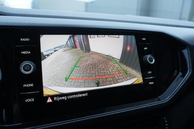 Volkswagen T-Cross 1.0 TSI 110 PK Life | CAMERA | CARPLAY | TREKHAAK | 6 BAK | ACC |