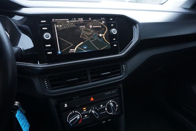 Volkswagen T-Cross 1.0 TSI 110 PK Life | CAMERA | CARPLAY | TREKHAAK | 6 BAK | ACC |