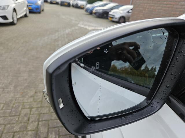 Volkswagen T-Cross 1.0 TSI Life Business