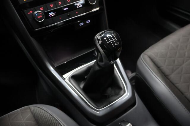 Volkswagen T-Cross 1.0 TSI Style 115pk | LED | ACC | Dodehoek | Bluetooth | 17"