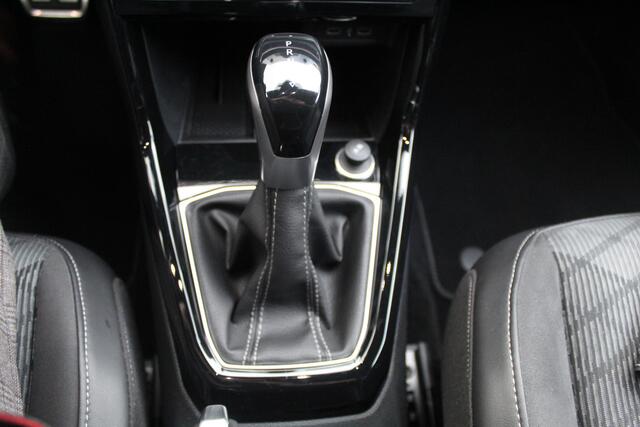 Volkswagen T-Cross 1.5 TSI R-Line 2x Automaat/Navigatie/Virtual cockpit/Adaptive cruise control/Achteruitrijcamera/Parkeersensoren rondom/Apple carplay/Stoelverwarming/Climate control/IQ light/DAB/Draadloze telefoonlader.