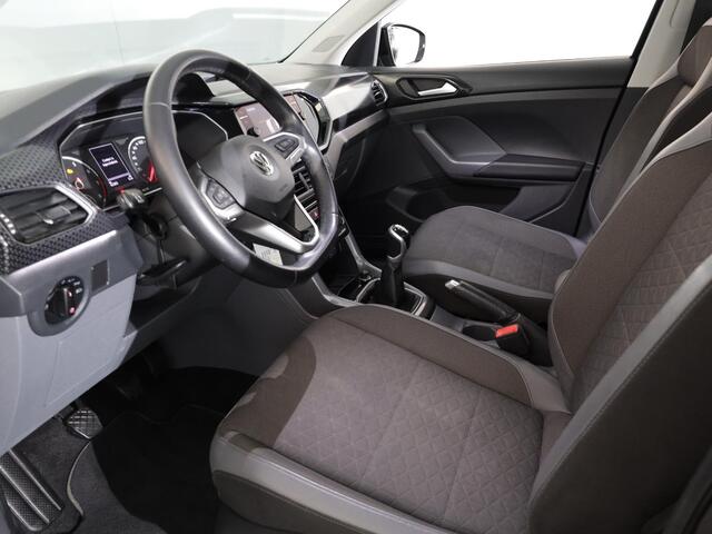 Volkswagen T-Cross 1.0 TSI Style 115 pk | Navigatie | Parkeersensoren | Adaptieve cruise control | LED koplampen |