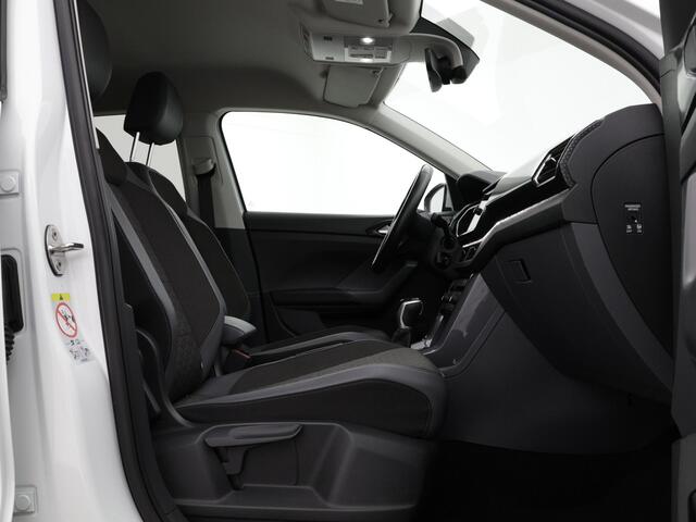 Volkswagen T-Cross 1.0 TSI 110PK DSG R-Line · Camera · Apple/Android Car Play · P-Sensoren · Stoelverwarming · 18'' velgen ·