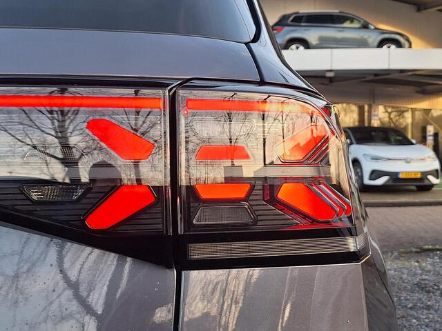 Volkswagen T-Cross 1.0 TSI DSG Life Edition (Camera,Clima,IQ,Winter)