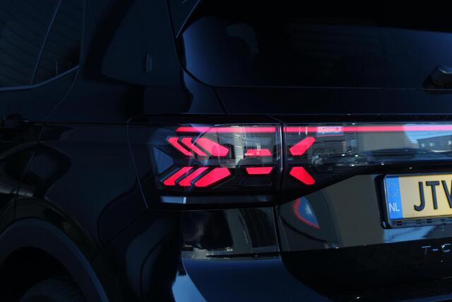 Volkswagen T-Cross 1.5 TSI R-Line Edition | Trekhaak | Stoelverwarming | Adaptieve cruise control | Nette auto