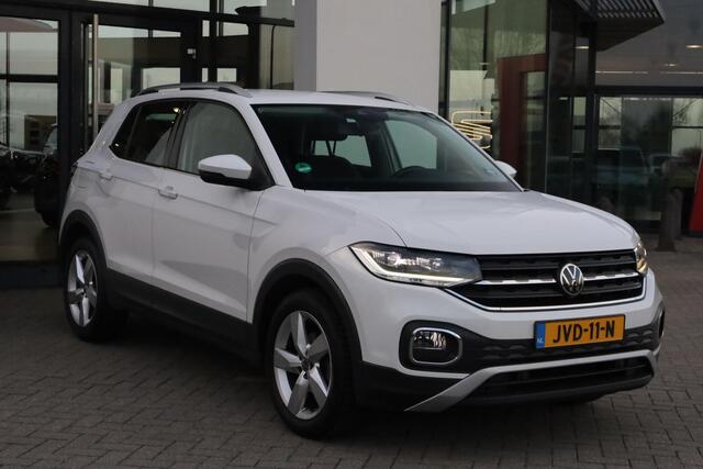 Volkswagen T-Cross 1.0 TSI Style digital cockpit pro, achteruitrijcamera, navigatie, stoelverwarming, 4 seizoenen banden, pdc voor en achter, travel assist, ACC, draadlloos carplay, spiegel pakket, dimmende binnenspiegel