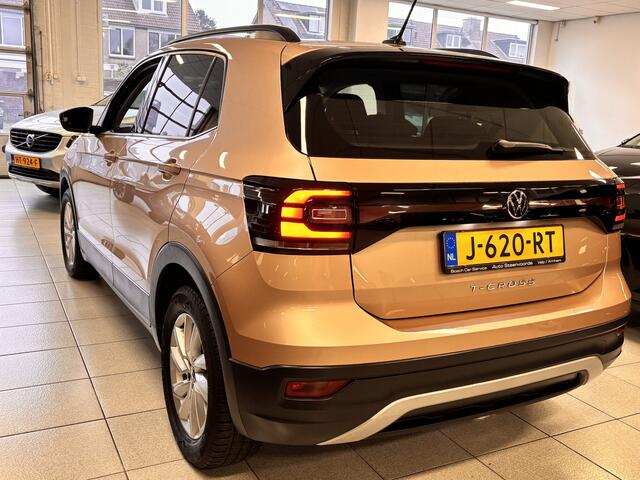 Volkswagen T-Cross 1.0 TSI NAVI - ADAPTIVE CRUISE - CARPLAY -Dode hoek