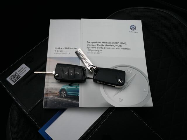 Volkswagen T-Cross 1.0 TSI STYLE BNS R-LINE **Clima//Navi//Lm **