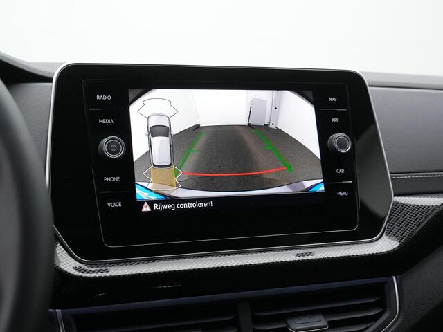 Volkswagen T-Cross 1.5 TSI 150 pk DSG R-Line | Trekhaak | IQ Light | Achteruitrijcamera | Stoelverwarming | Adaptive Cruise