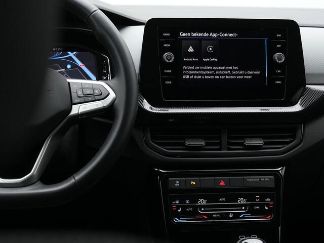 Volkswagen T-Cross 1.0 TSI 95 pk Life Edition | Trekhaak | Achteruitruitrijcamera | Stoelverwarming | Adaptive Cruise