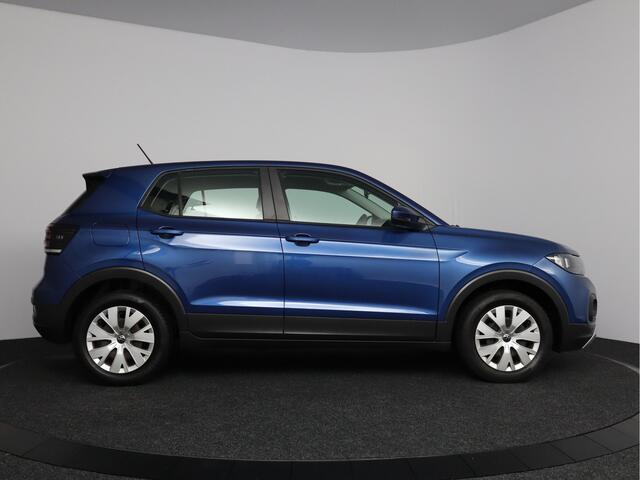 Volkswagen T-Cross 1.0 TSI Life | Parkeer assistent | Stoelen verwarmd |