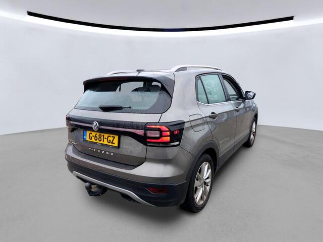 Volkswagen T-Cross 1.0 TSI Style / Led / Virtual cockpit / Navigatie / Afneembare trekhaak / Climate control / Parkeersensoren