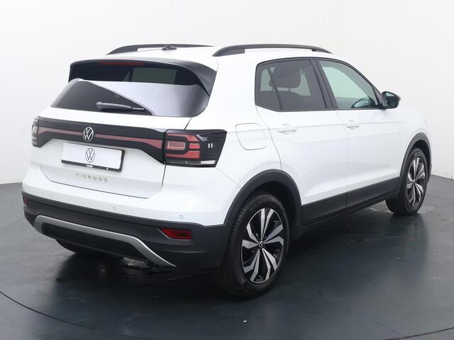 Volkswagen T-Cross 1.0 TSI Life | 95 PK | Navigatiesysteem | Parkeersensoren | Adaptive cruise control |