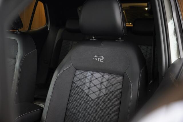 Volkswagen T-Cross 1.5TSI/150pk DSG R-Line Blackstyle|2025|Trekhaak|Navi|PDC+Camera|LED|Virtual Cockpit|Cruise+ACC|PDC|18"York Black