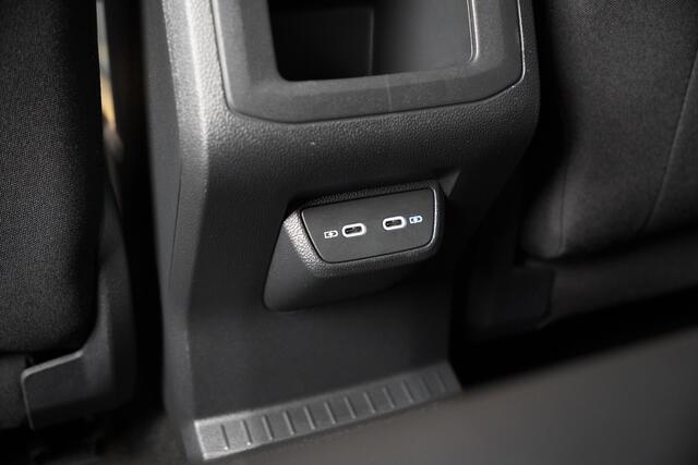 Volkswagen T-Cross 1.5TSI/150pk DSG R-Line Blackstyle|2025|Trekhaak|Navi|PDC+Camera|LED|Virtual Cockpit|Cruise+ACC|PDC|18"York Black