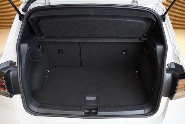 Volkswagen T-Cross 1.5TSI/150pk DSG R-Line Blackstyle|2025|Trekhaak|Navi|PDC+Camera|LED|Virtual Cockpit|Cruise+ACC|PDC|18"York Black