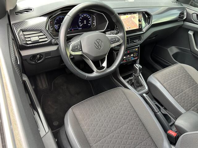 Volkswagen T-Cross 1.0 TSI DSG Style | Camera | Virtual | Stoelverwarming | Carplay | Dode hoek | Rijklaar incl. 1 jaar Bovag garantie