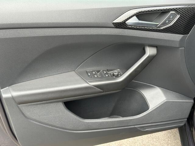 Volkswagen T-Cross 1.0 TSI DSG Style | Camera | Virtual | Stoelverwarming | Carplay | Dode hoek | Rijklaar incl. 1 jaar Bovag garantie