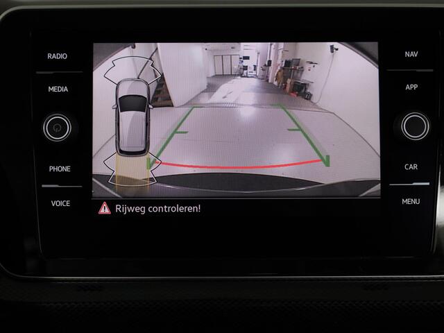 Volkswagen T-Cross 1.0 TSI Style 115PK DSG | Navigatie | Parkeercamera | 18"LM velgen | Matrix koplampen |