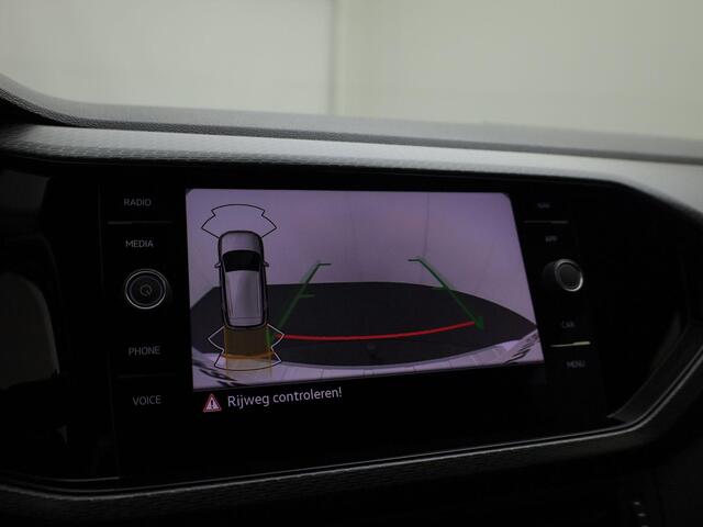 Volkswagen T-Cross 1.5TSI/150PK R-Line DSG · Trekhaak · Navigatie · Camera + Parkeersensoren